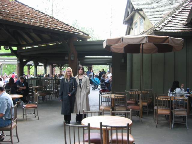 Disneyland, Critter Country - Hungry Bear Restaurant