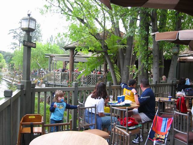 Disneyland, Critter Country - Hungry Bear Restaurant