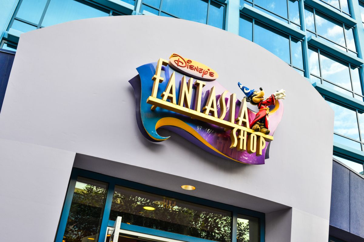 Disneyland-Hotel-100