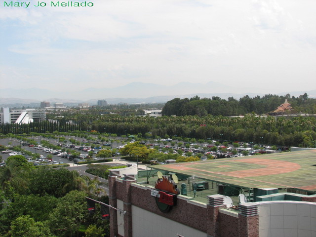 Disneyland Hotel - Dream Tower Room