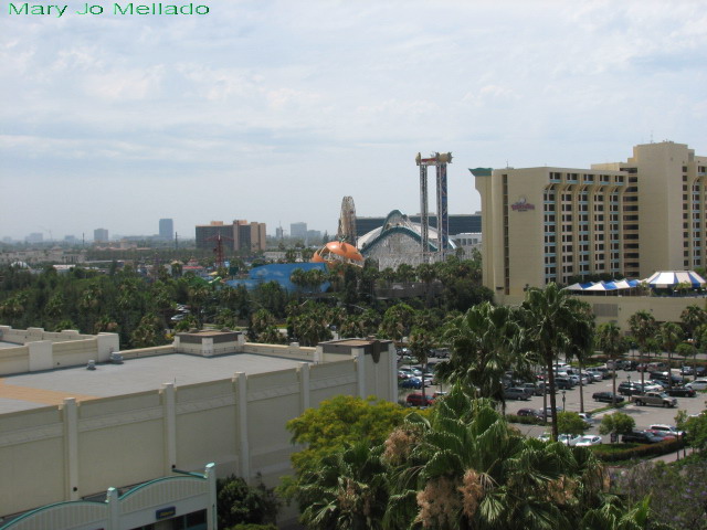 Disneyland Hotel - Dream Tower Room