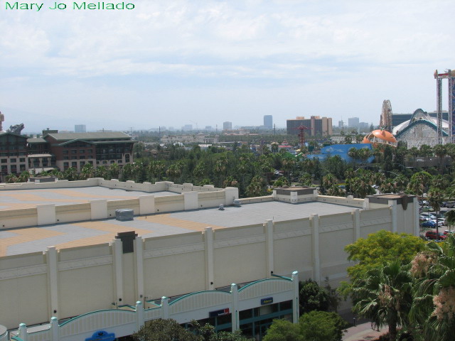 Disneyland Hotel - Dream Tower Room