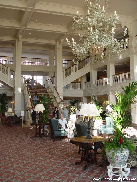 Disneyland Hotel: Lobby