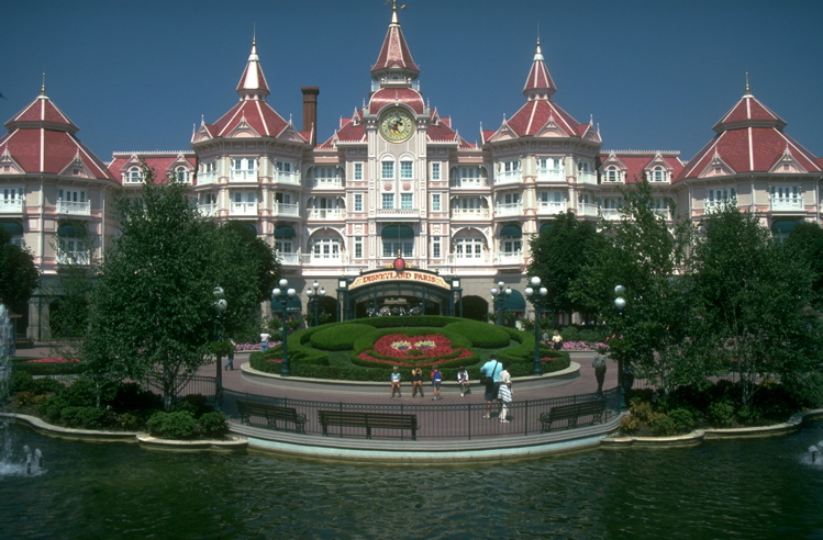 Disneyland Hotel, Paris