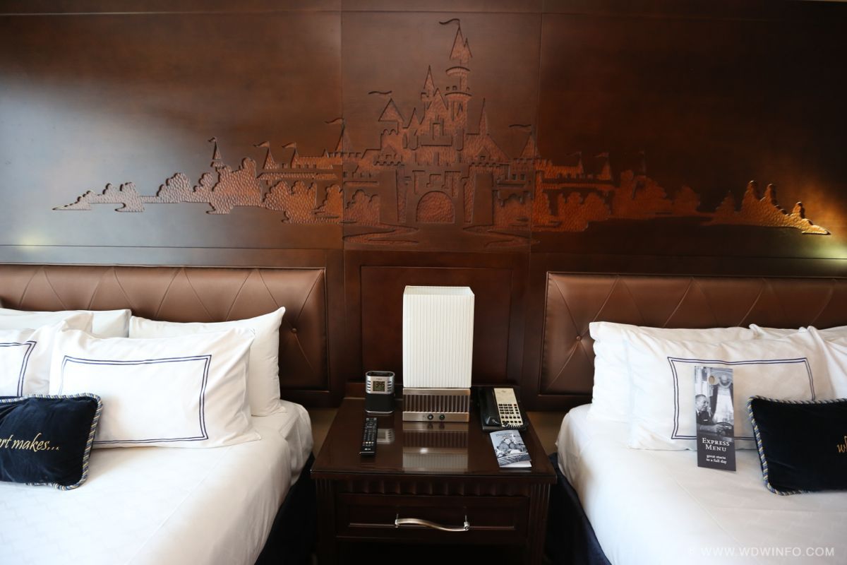 Disneyland-Hotel-Standard-Room-20