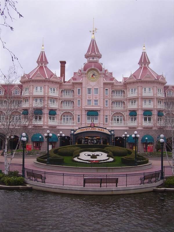Disneyland Hotel