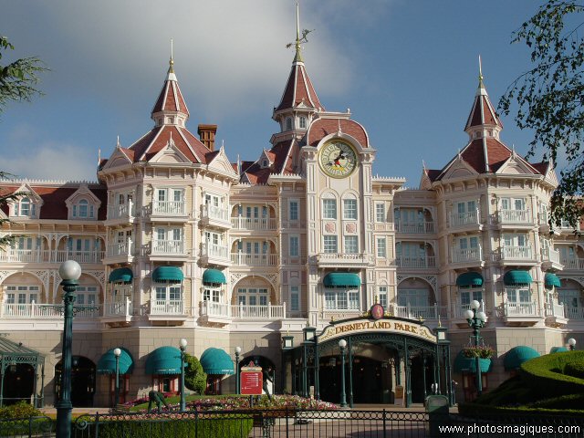 Disneyland Hotel