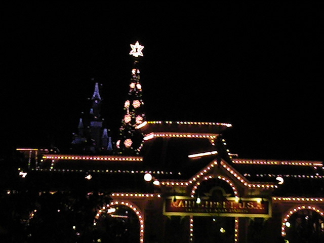 Disneyland Paris after close