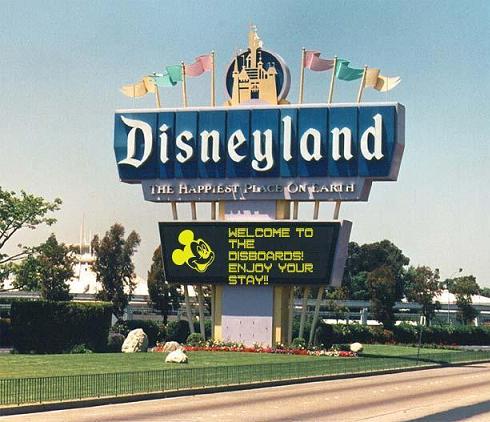 Disneyland Welcome Sign