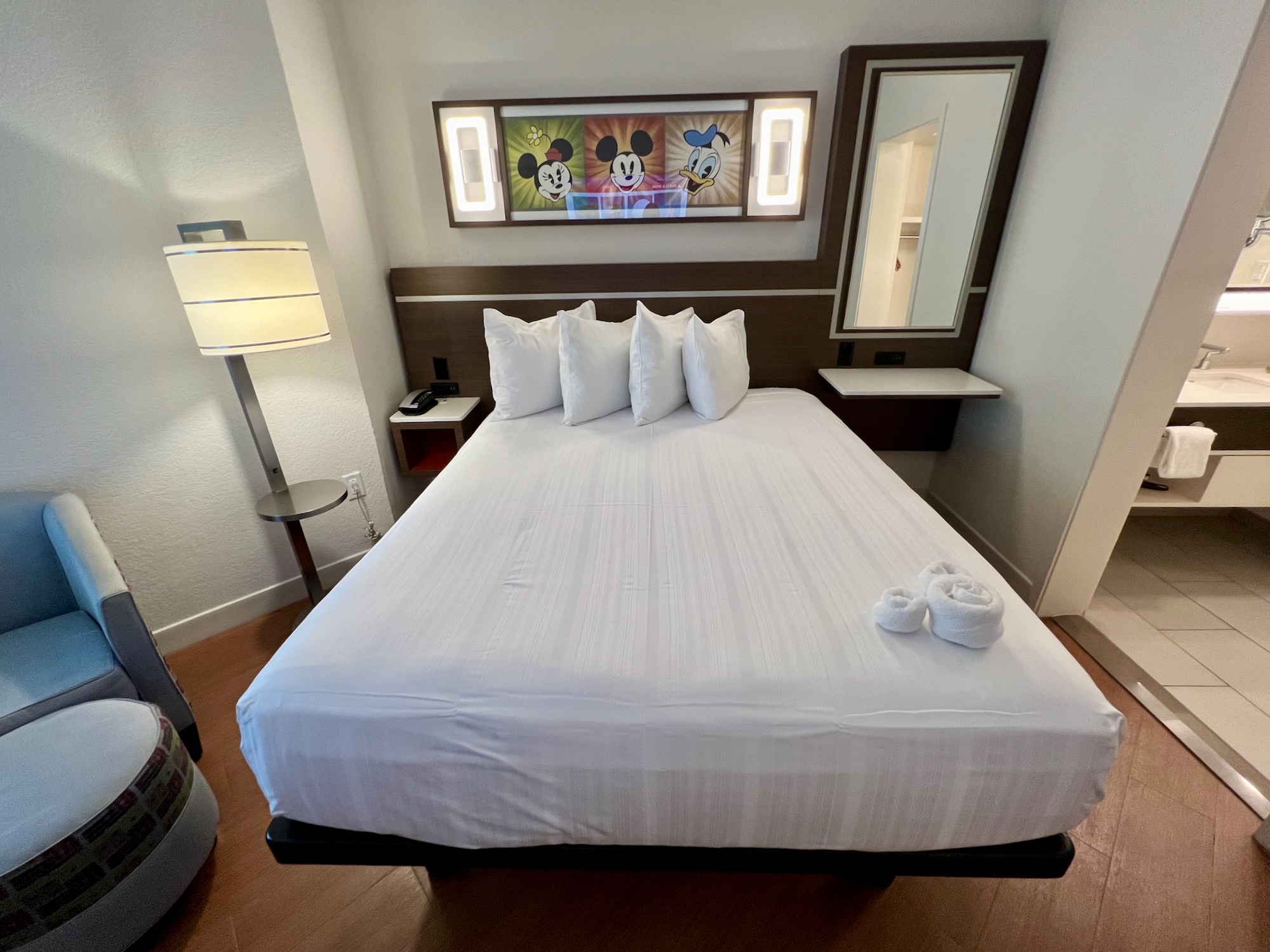 Disneys-All-Star-Music-Family-Suite-008.jpeg
