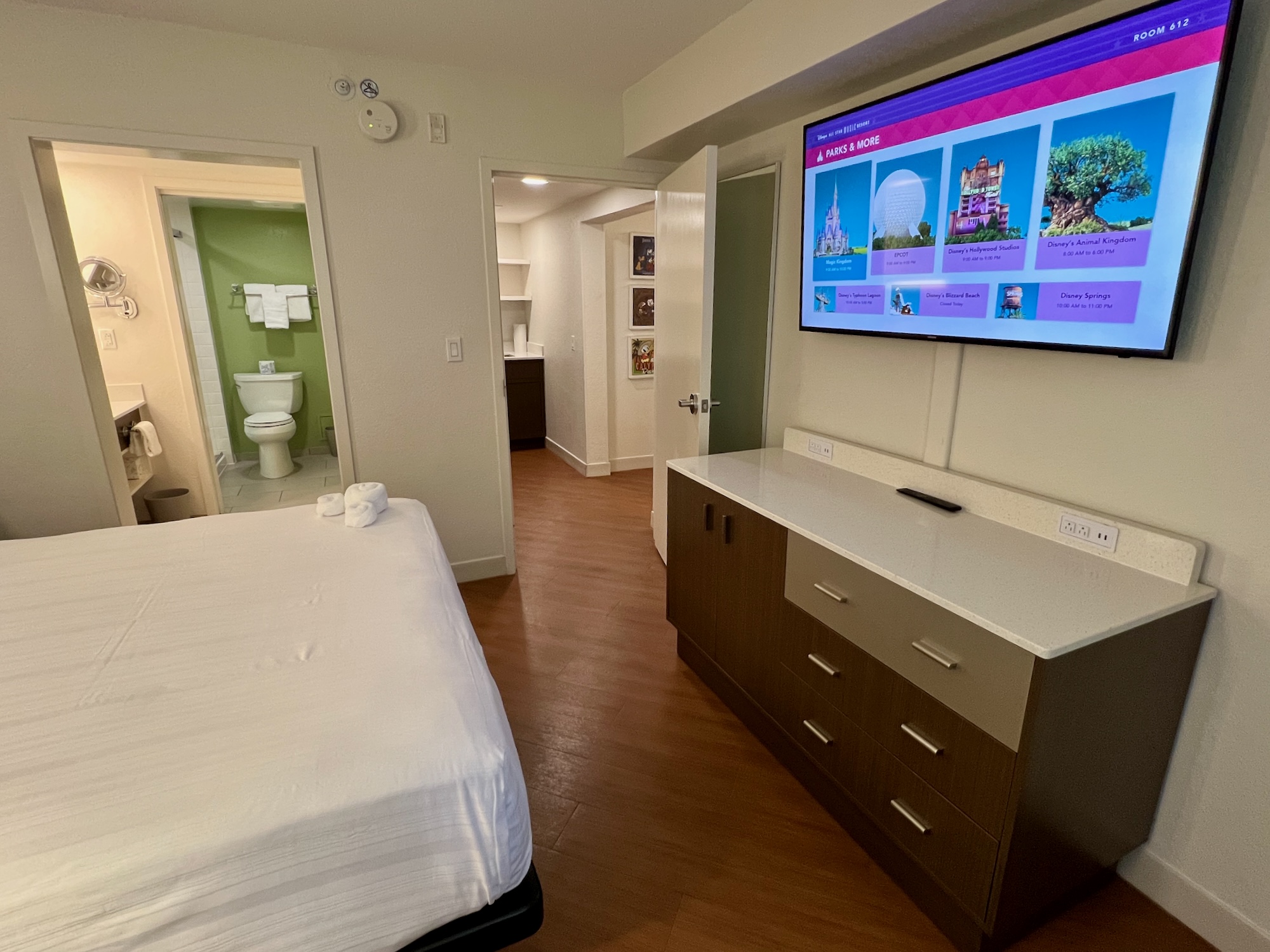 Disneys-All-Star-Music-Family-Suite-011.jpeg