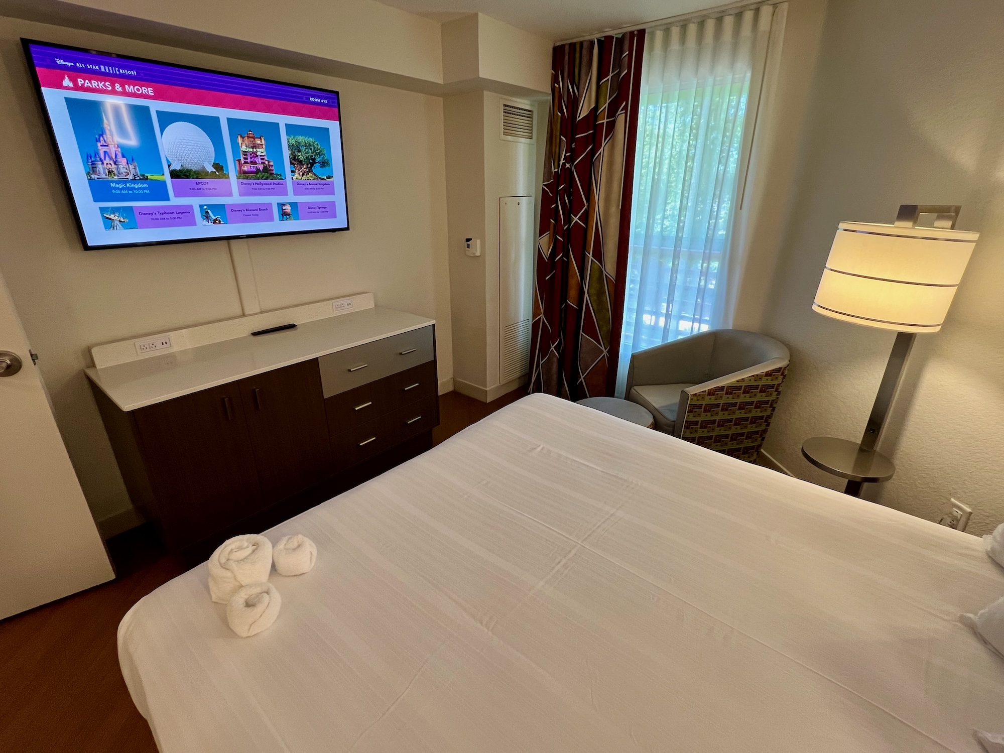 Disneys-All-Star-Music-Family-Suite-013.jpeg