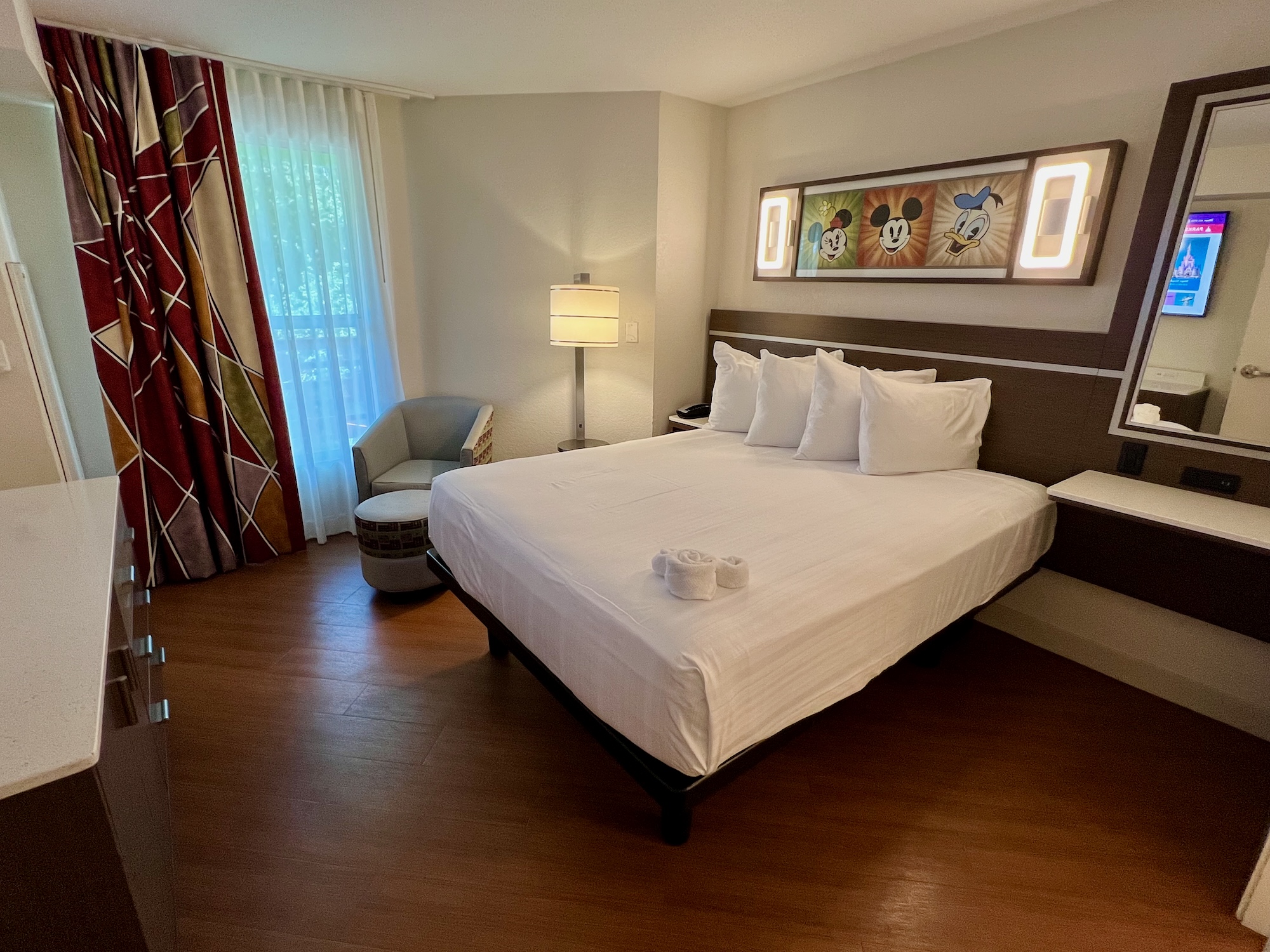 Disneys-All-Star-Music-Family-Suite-015.jpeg