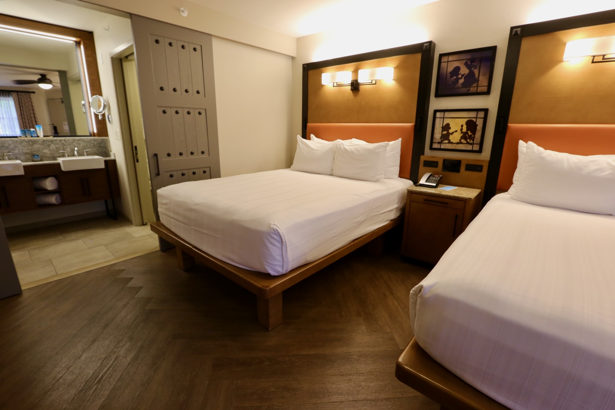 Disneys-Coronado-Springs-Resort-Room-003.jpeg