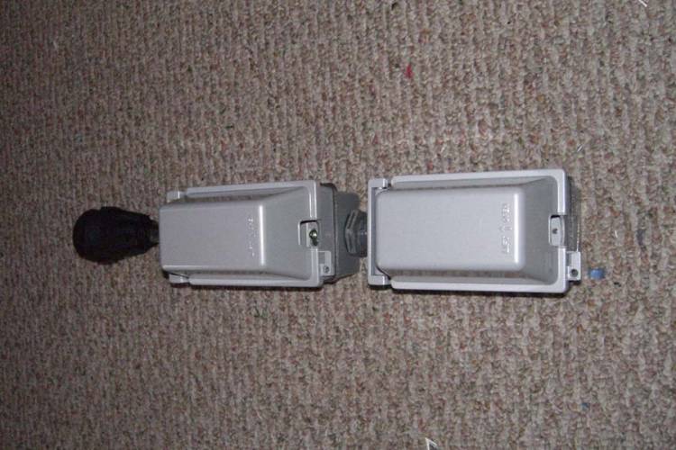 Dogbone_Waterproof_Cover_Small_CIMG0001
