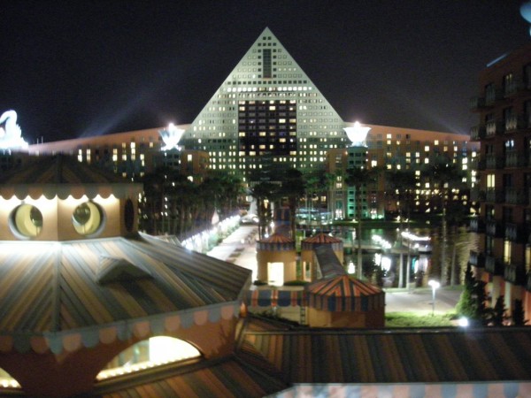 dolphinatnight_600_x_450_