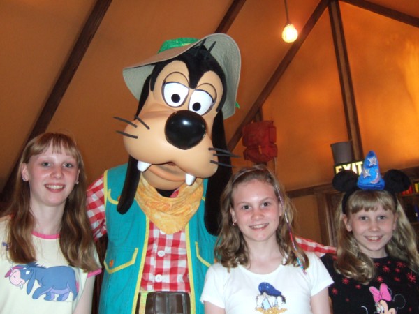 Donald's Breakfastosaurus with Goofy