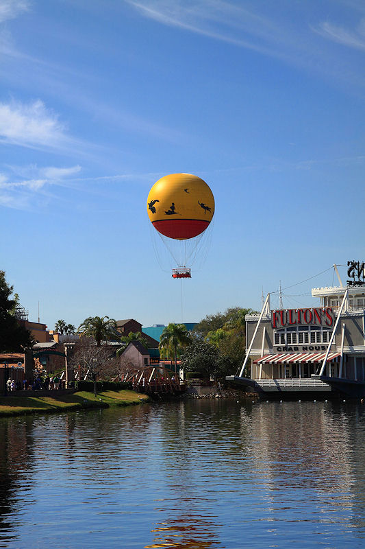 Downtown_Disney_2_resized