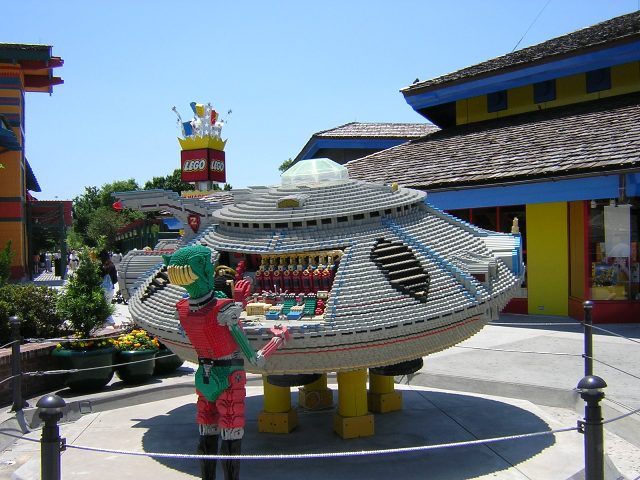 DTD Lego Alien 5-2004