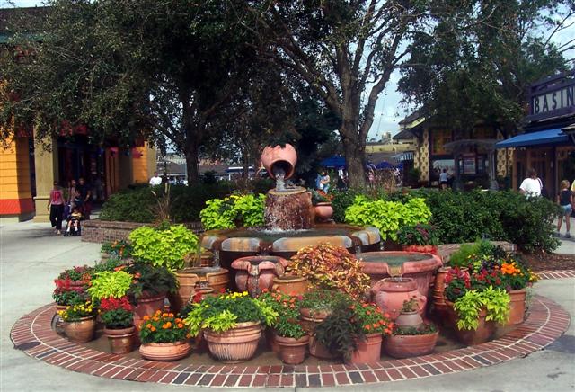 DTD Mickey fountain.