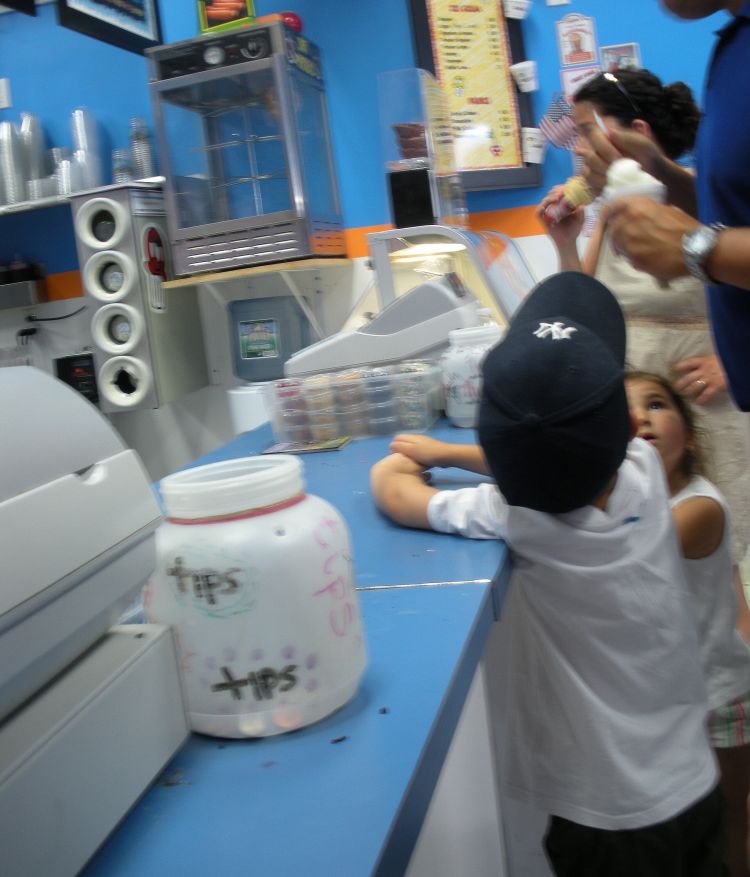 Eating_at_an_ice_cream_counter