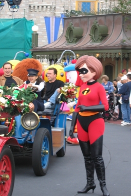 Elastigirl and TV stars-Christmas Parade