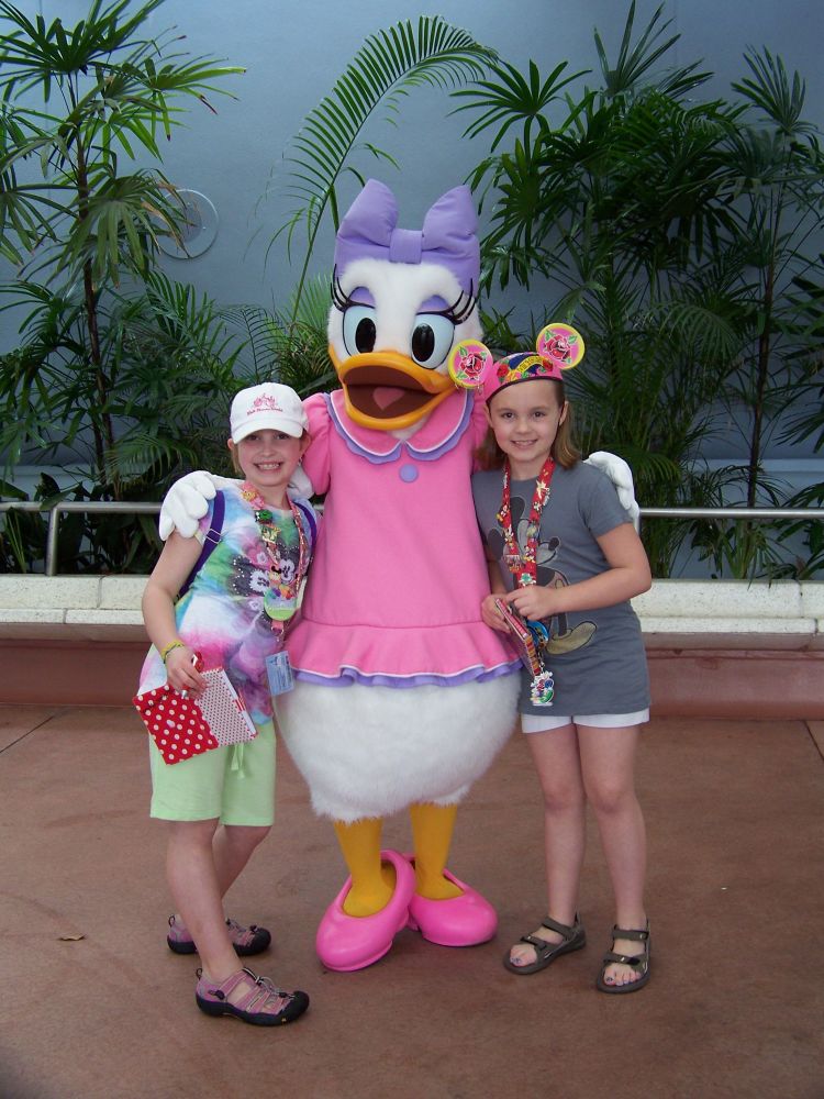 Emma, Daisy Duck & Ashley