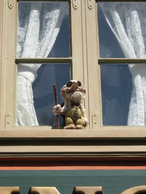 EPCOT 3-09 Norway Trolls