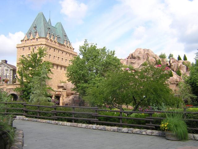 Epcot - Canada 5-2004