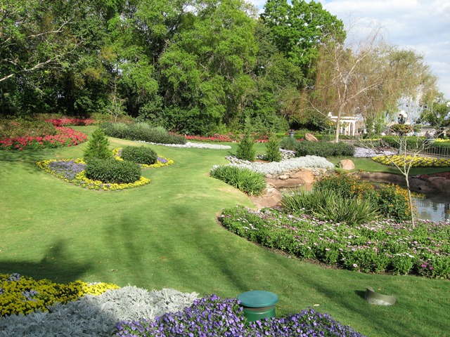 EPCOT Flower and Garden-Canada