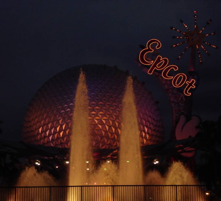 Epcot Fountain at night