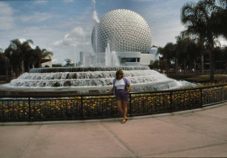 Epcot - fountain