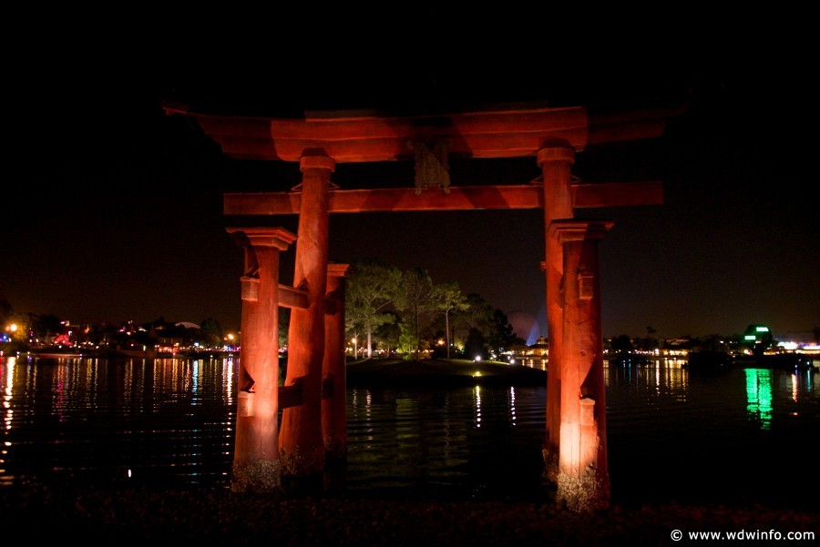 Epcot-NYE-2012-054