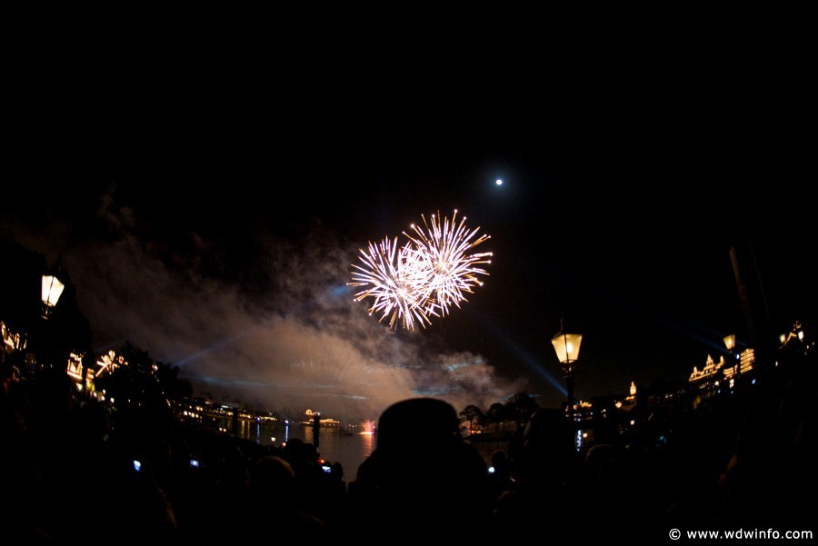 Epcot-NYE-2012-093