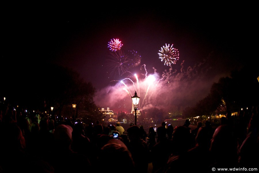 Epcot-NYE-2012-096