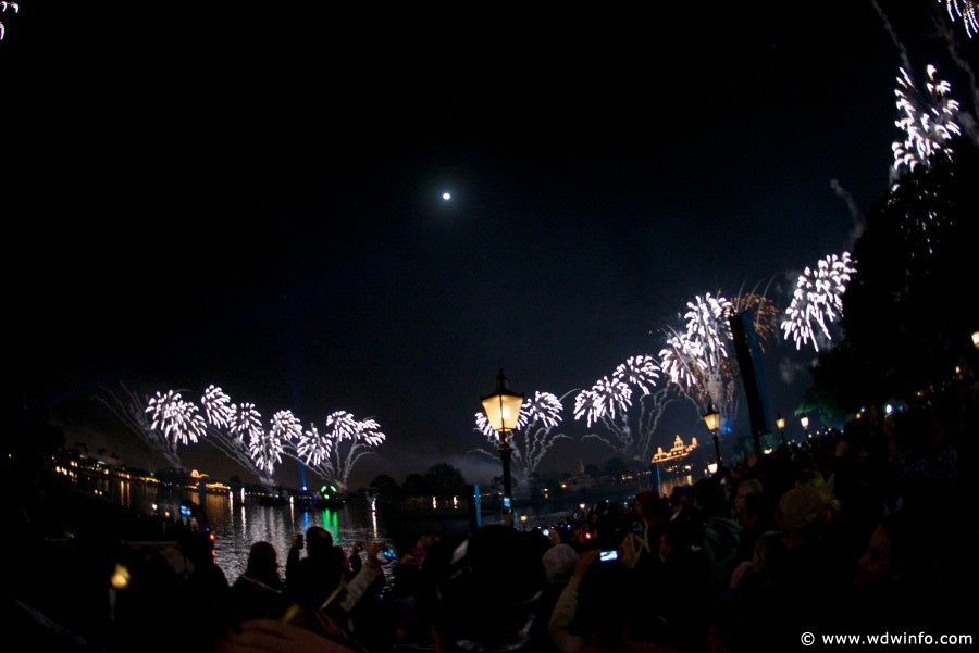 Epcot-NYE-2012-107