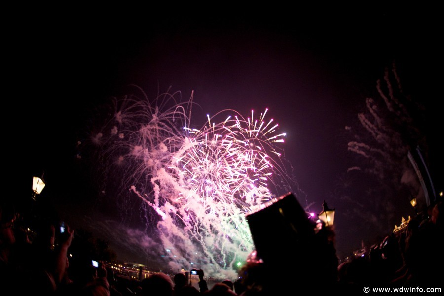 Epcot-NYE-2012-111