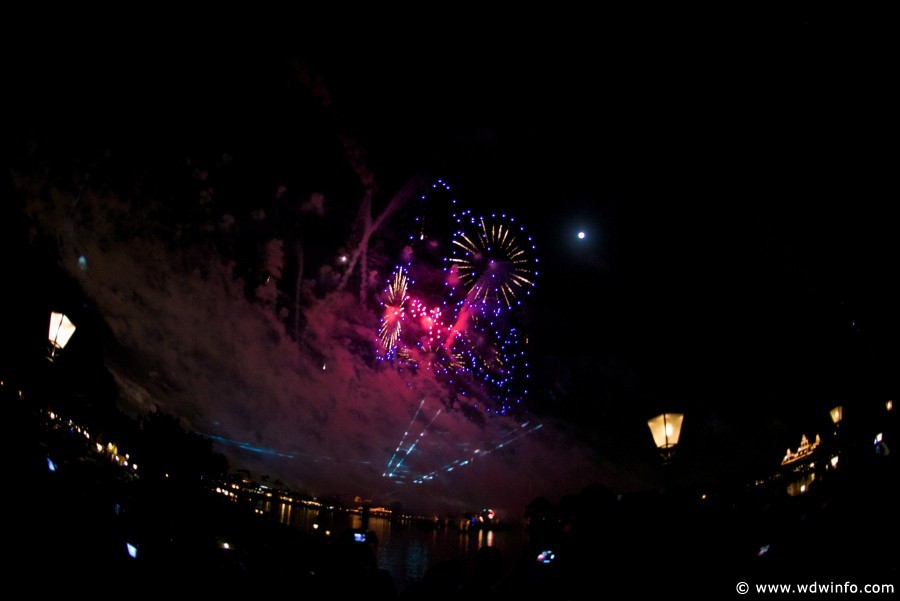 Epcot-NYE-2012-115