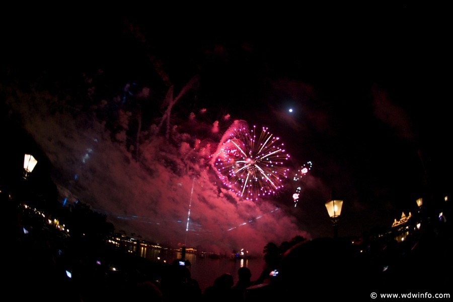 Epcot-NYE-2012-116