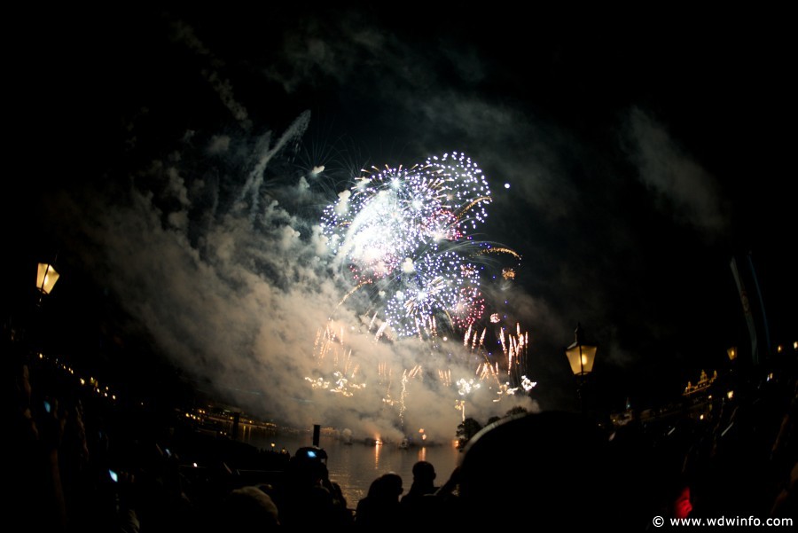 Epcot-NYE-2012-117