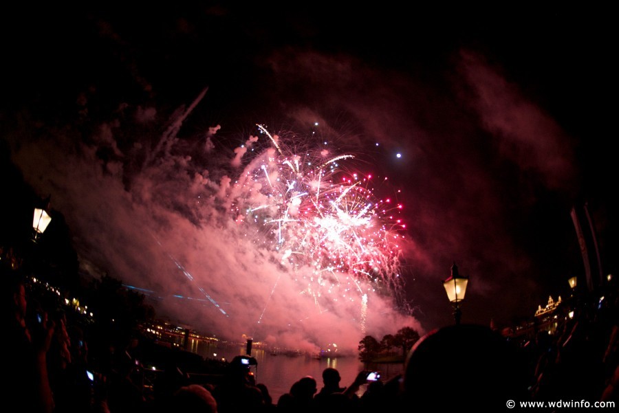 Epcot-NYE-2012-118