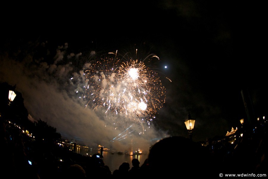 Epcot-NYE-2012-120