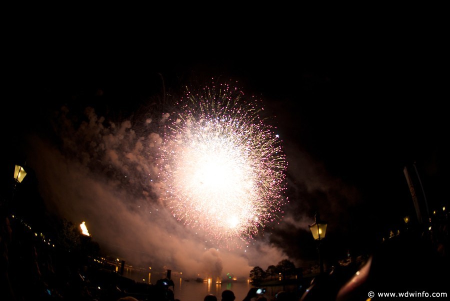 Epcot-NYE-2012-122