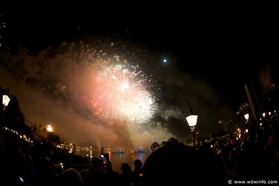 Epcot-NYE-2012-123