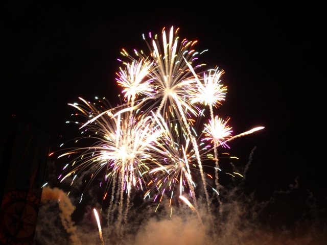Epcot_Fireworks1_WP