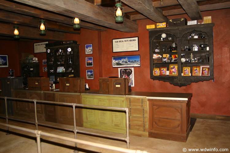 Expedition_Everest_Shop_05