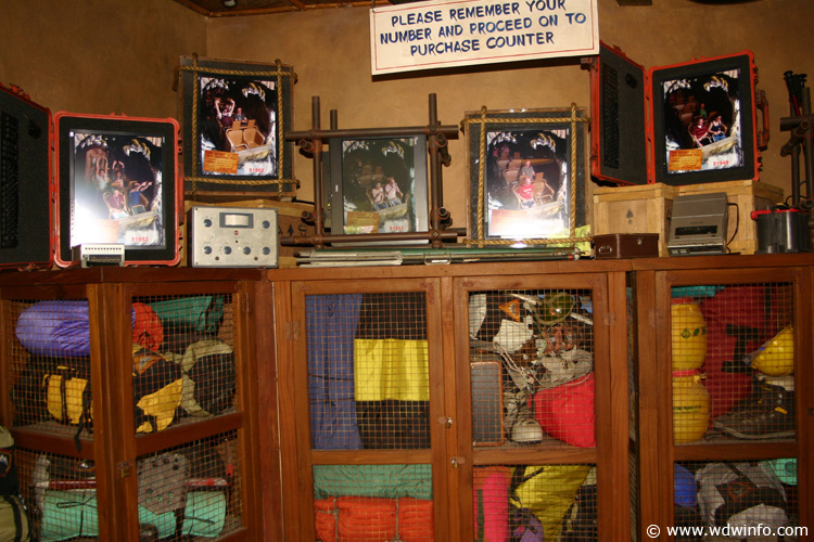 Expedition_Everest_Shop_07