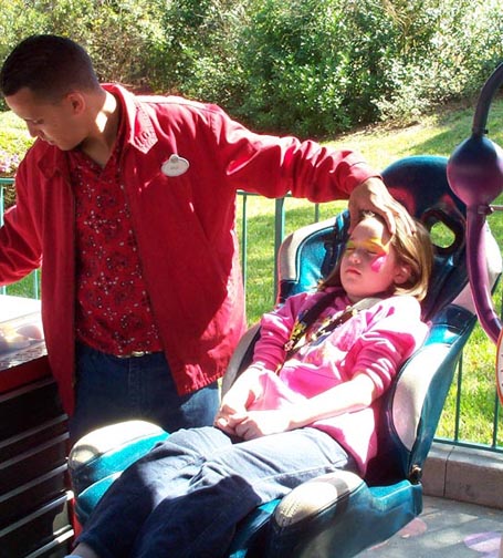 Face painting in Toontown 2