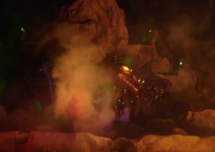 Fantasmic! Dragon