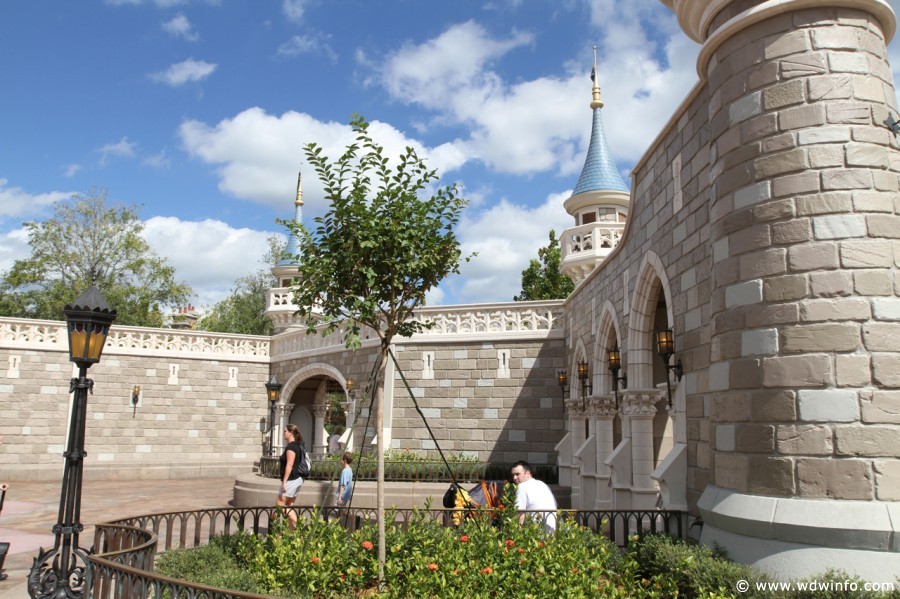 Fantasyland-Disney-World-06